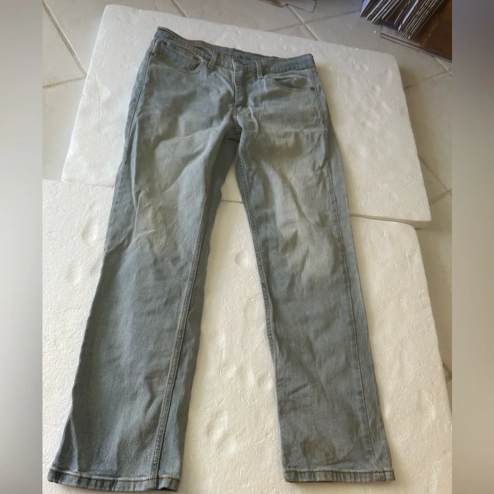 Levi’s light wash jeans 514